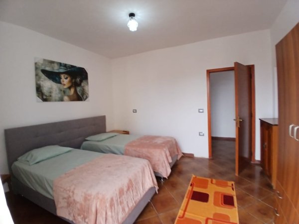 Tirane, jepet me qera apartament 2+1+Ballkon Kati 6, 80 m² 650 € 