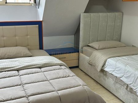 Tirane, jepet me qera apartament 3+1 Kati 7, 115 m² 800 € 