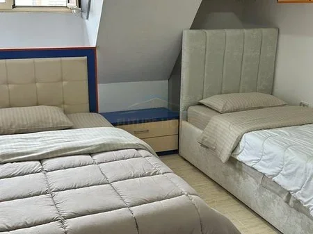 Tirane, jepet me qera apartament 3+1 Kati 7, 115 m² 800 € 