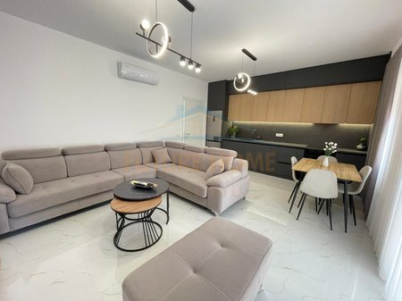 Tirane, jepet me qera apartament 2+1 Kati 2, 79 m² 700 € 