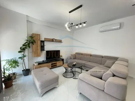 Tirane, jepet me qera apartament 2+1 Kati 2, 79 m² 700 € 