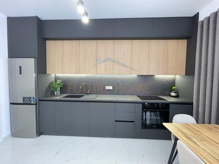 Tirane, jepet me qera apartament 2+1 Kati 2, 79 m² 700 € 