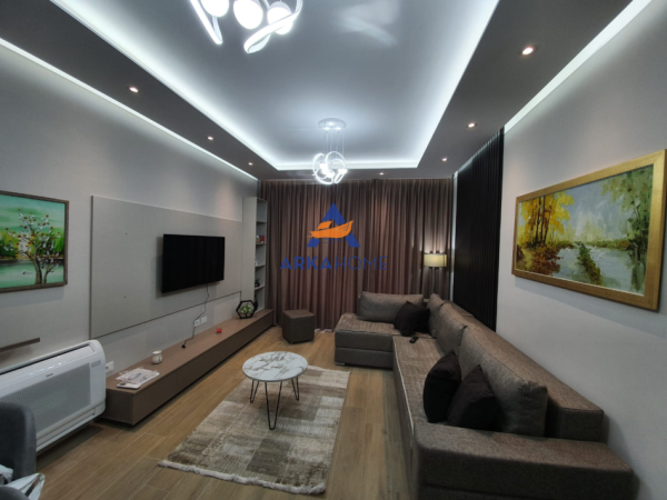 Tirane, jepet me qera apartament 1+1+Ballkon Kati 3, 75 m² 883 € 