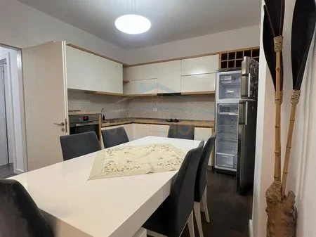 Tirane, shitet apartament 2+1 Kati 6, 109 m² 180.000 € 