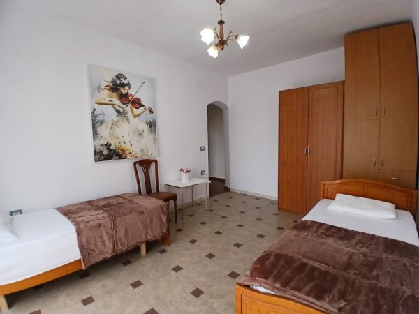 Tirane, jepet me qera apartament 2+1 Kati 6, 100 m² 650 € 