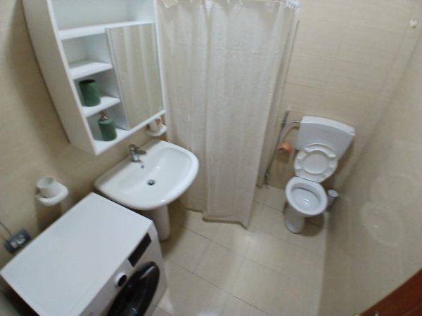 Tirane, jepet me qera apartament 2+1 Kati 6, 100 m² 650 € 