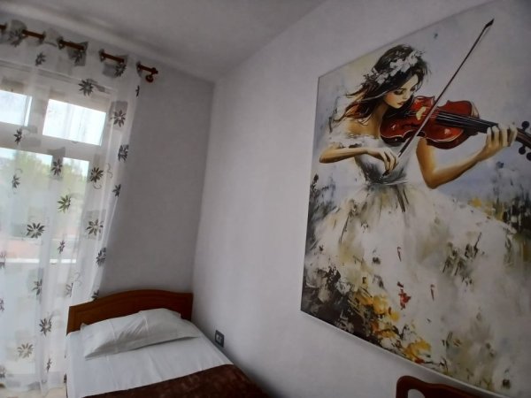 Tirane, jepet me qera apartament 2+1 Kati 6, 100 m² 650 € 