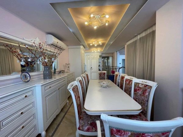 Tirane, shitet apartament 4+1 Kati 4, 227 m² 440.000 € (LIQENI I THATE)