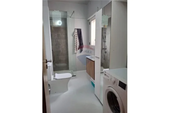 Vlore, shitet apartament 1+1 Kati 9, 84 m² 122.000 € (Albano e Romina Rruga Hasan Kushta, Vlorë)