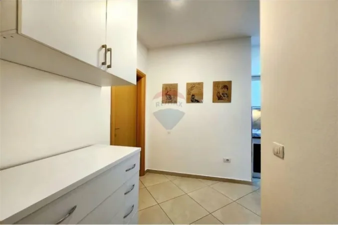 Vlore, shitet apartament 1+1 Kati 9, 84 m² 122.000 € (Albano e Romina Rruga Hasan Kushta, Vlorë)