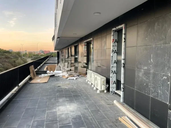 Tirane, jepet me qera apartament 2+1 Kati 2, 117 m² 1.300 € (liqni thate)