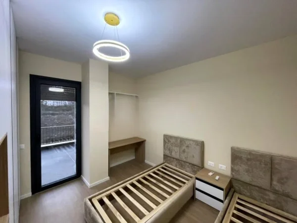 Tirane, jepet me qera apartament 2+1 Kati 2, 117 m² 1.300 € (liqni thate)