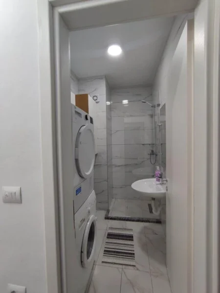 Tirane, jepet me qera apartament 1+1+Ballkon Kati 1, 51 m² 450 € (AMERIKAN 3)