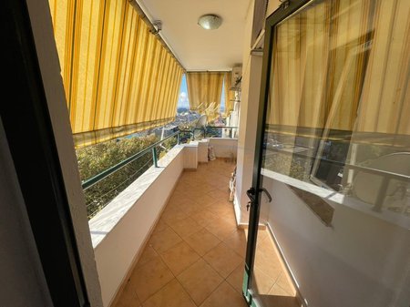 Tirane, jepet me qera apartament 2+1 Kati 8, 115 m² 800 € 
