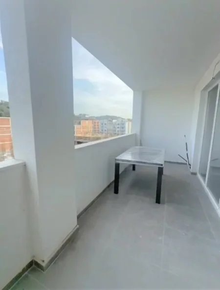 Durres, shes apartament 1+1+Ballkon Kati 4, 74 m² 140.000 € (Rezidenca Bonita, Golem)