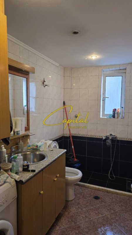 Tirane, jepet me qera apartament 2+1 Kati 5, 75 m² 550 € (RRUGA E ELBASANIT)