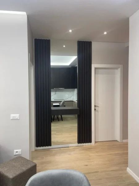 Tirane, jepet me qera apartament 1+1 Kati 3, 75 m² 850 € (KOMUNA E PARISIT)