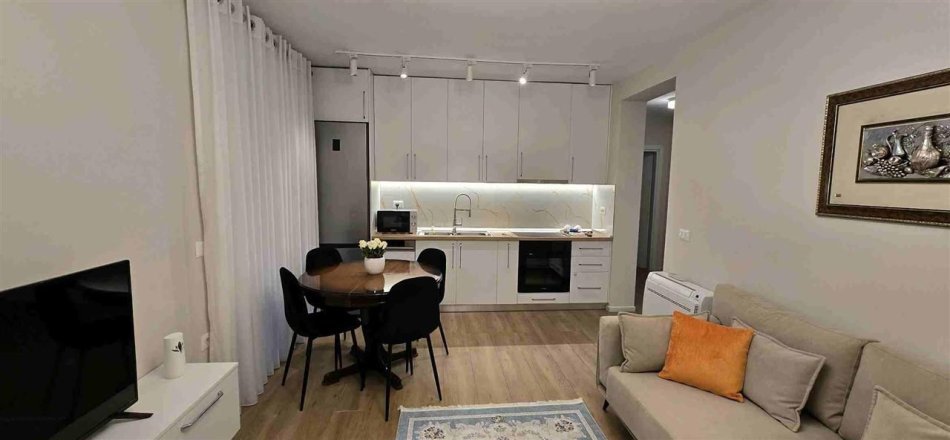 Tirane, jepet me qera apartament 1+1+Ballkon Kati 3, 75 m² 820 € (MYSLYM SHYRI)