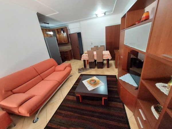 Tirane, jepet me qera apartament 1+1+Ballkon Kati 2, 65 m² 550 € (Prane Delijorgjit)