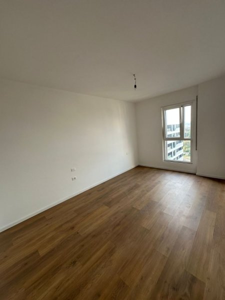 Tirane, jepet me qera zyre Kati 8, 75 m² 500 € 