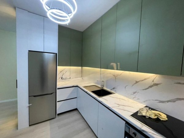 Tirane, jepet me qera apartament 2+1 Kati 2, 113 m² 1.200 € (LIQENI I THATE)