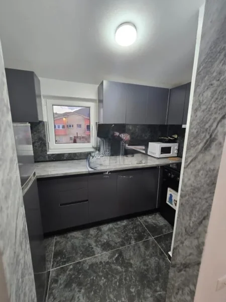 Pogradec, shes apartament 1+1 Kati 8, 96 m² 100.000 € (Buzë shëtitores, pranë EuroKorca)