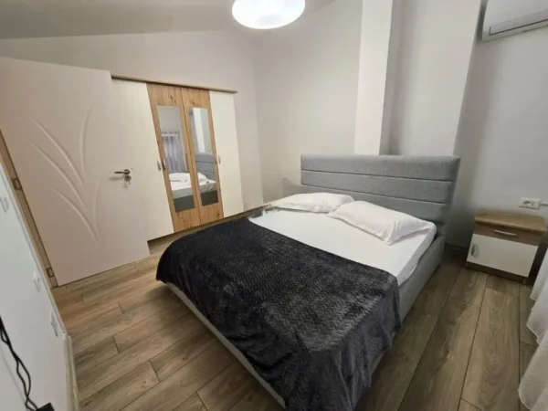 Pogradec, shes apartament 1+1 Kati 8, 96 m² 100.000 € (Buzë shëtitores, pranë EuroKorca)