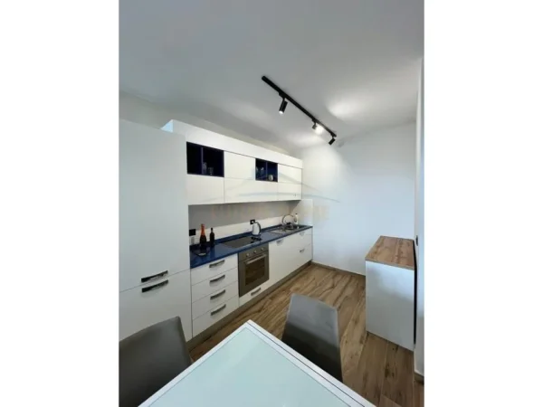 Durres, jepet me qera apartament Kati 5, 118 m² 1.200 € 