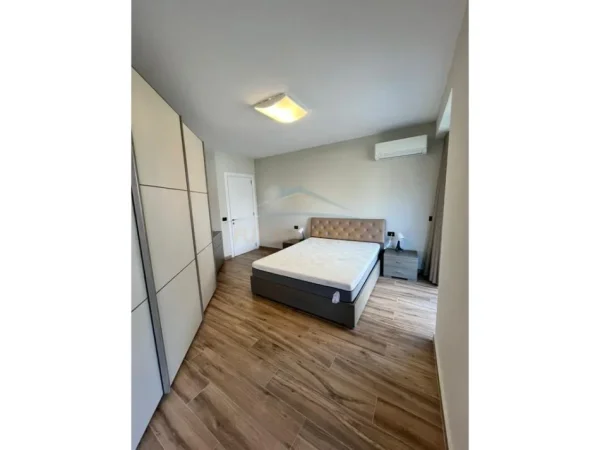 Durres, jepet me qera apartament Kati 5, 118 m² 1.200 € 