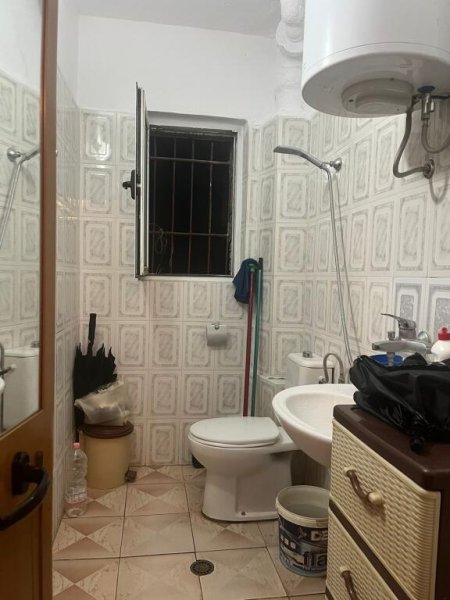 Tirane, shes apartament 1+1+Aneks Kati 2, 49 m² 84.000 € (Rr. Ali Demi perballe tregut te ri elektrik)