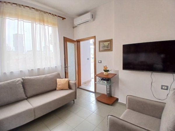 Tirane, jepet me qera apartament 2+1+Ballkon Kati 6, 70 m² 650 € (Rruga e durresit)