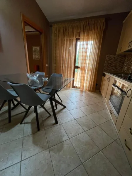 Tirane, Qera - Vile 2+1+2+Parking Kati 3, 130 m² 500 €