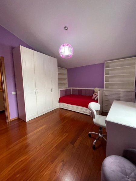 Tirane, Qera - Vile 2+1+2+Parking Kati 3, 130 m² 500 €