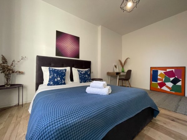 Tirane, jepet me qera apartament 1+1 Kati 3, 50 m² 600 € (myslym shyri)