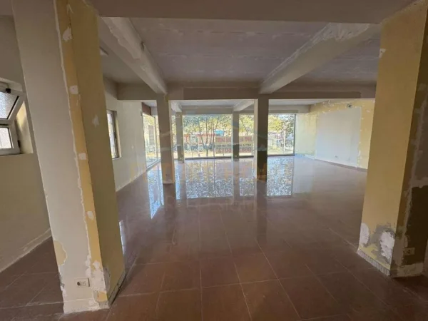 Tirane, shitet ambjent biznesi Kati 1, 180 m² 374.220 € (Rruga Dritan Hoxha)