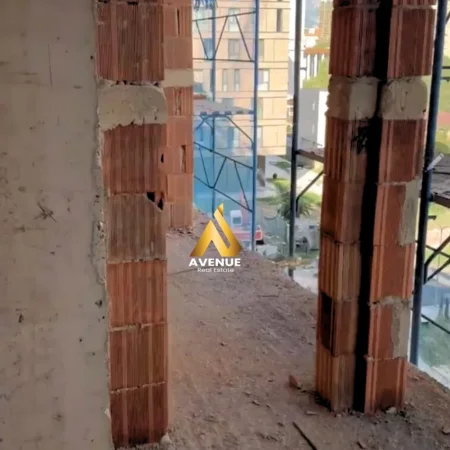 Tirane, shitet apartament 1+1+Ballkon Kati 4, 73 m² 112.600 € (simon gjoni)