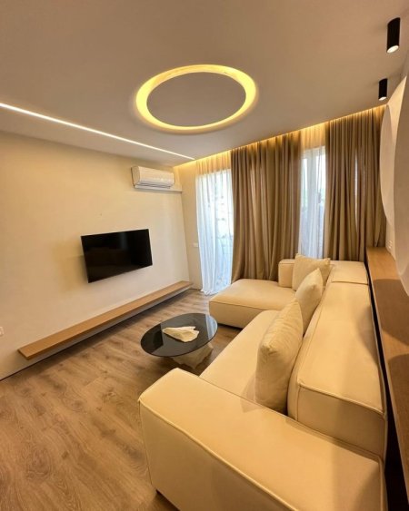 Tirane, jepet me qera apartament 1+1+Ballkon Kati 6, 70 m² 500 € (Yzberisht, Misto Mame)