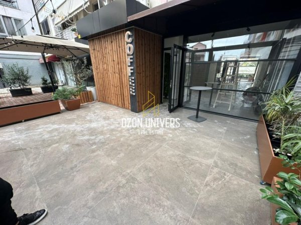 Tirane, jepet me qera ambjent biznesi Kati 0, 280 m² 3.200 € (Cristal Center, Komuna e Parisit Tirana, Albania)