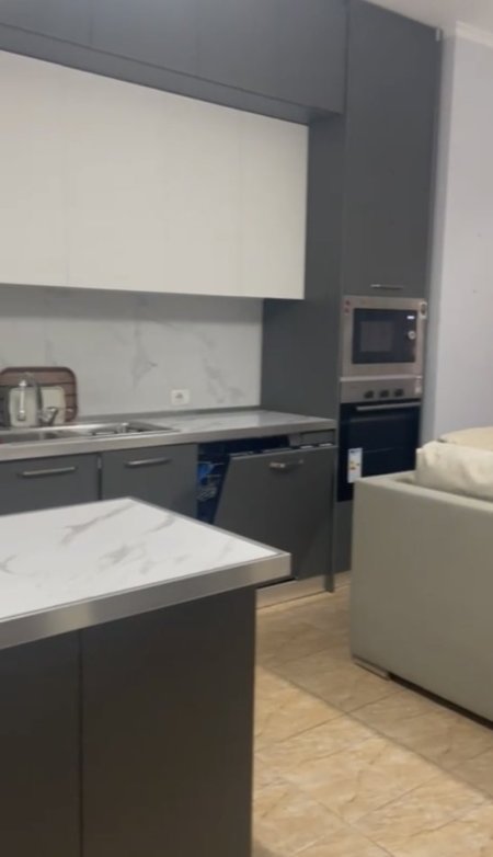 Tirane, jepet me qera apartament 1+1 Kati 3, 65 m² 450 € (Universiteti Europian, Kodra e Priftit)