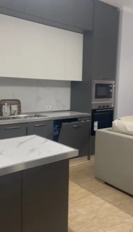 Tirane, jepet me qera apartament 1+1 Kati 3, 65 m² 450 € (Universiteti Europian, Kodra e Priftit)