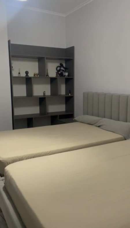 Tirane, jepet me qera apartament 1+1 Kati 3, 65 m² 450 € (Universiteti Europian, Kodra e Priftit)