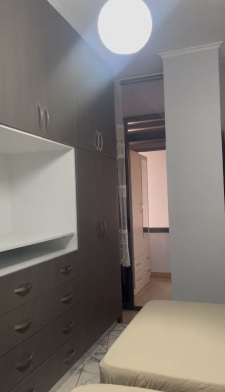 Tirane, jepet me qera apartament 1+1 Kati 3, 65 m² 450 € (Universiteti Europian, Kodra e Priftit)