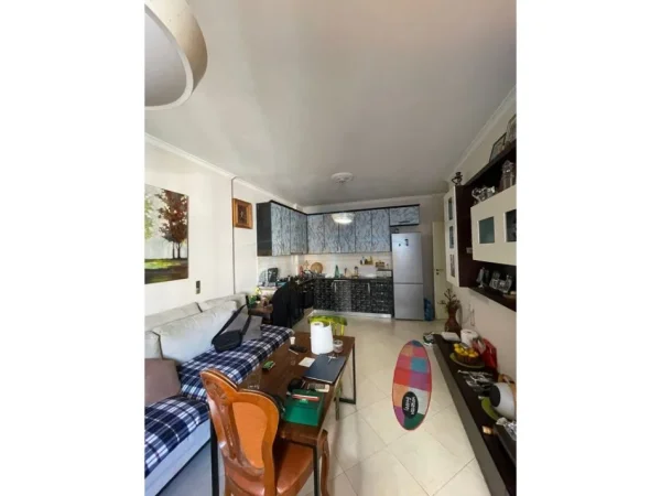 Tirane, shitet apartament 2+1+Ballkon Kati 5, 99 m² 156.000 € (Unaza e Re)