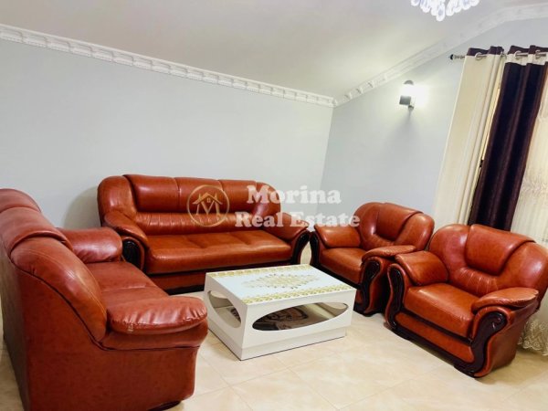 Tirane, jepet me qera Vile 3+1 Kati 3, 110 m² 750 € (Rruga Isuf Seferi)