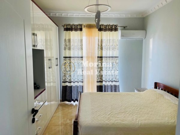 Tirane, jepet me qera Vile 3+1 Kati 3, 110 m² 750 € (Rruga Isuf Seferi)