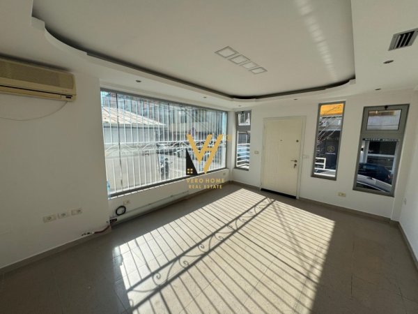 Tirane, jepet me qera zyre Kati 0, 100 m² 800 € (MINE PEZA)