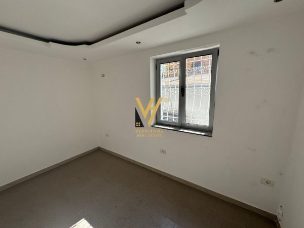 Tirane, jepet me qera zyre Kati 0, 100 m² 800 € (MINE PEZA)