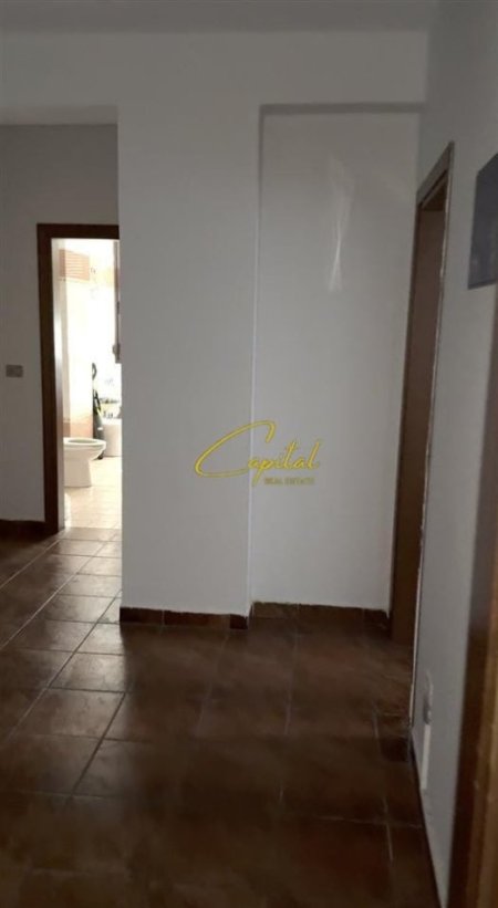 Tirane, jepet me qera zyre Kati 2, 106 m² 800 € (MYSLYM SHYRI)