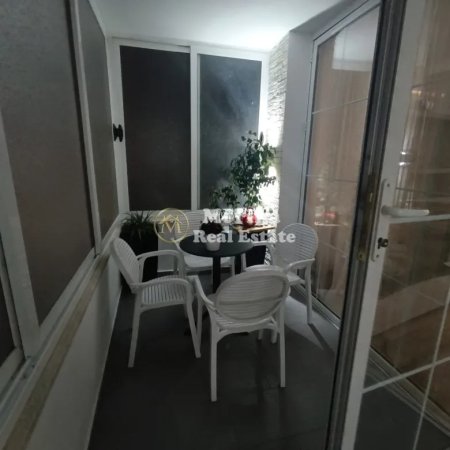 Tirane, jepet me qera apartament 2+1+Ballkon Kati 2, 100 m² 1.000 € (Rruga e Durresit)