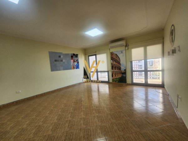 Tirane, jepet me qera zyre Kati 5, 100 m² 800 € (ZOGU I ZI)